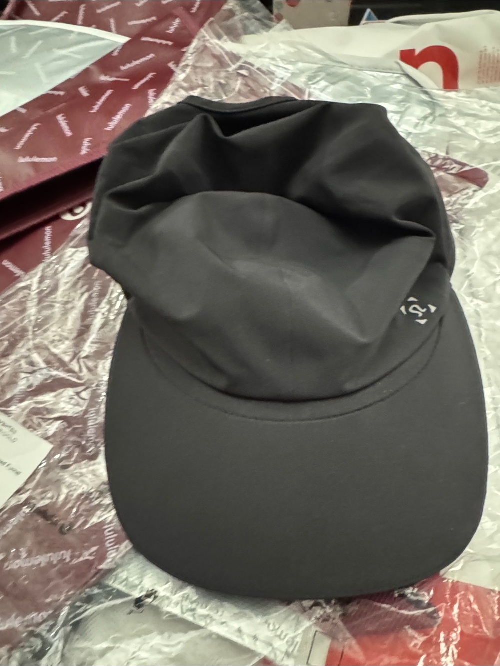 Black Lululemon Run Visor Hat unisex OS